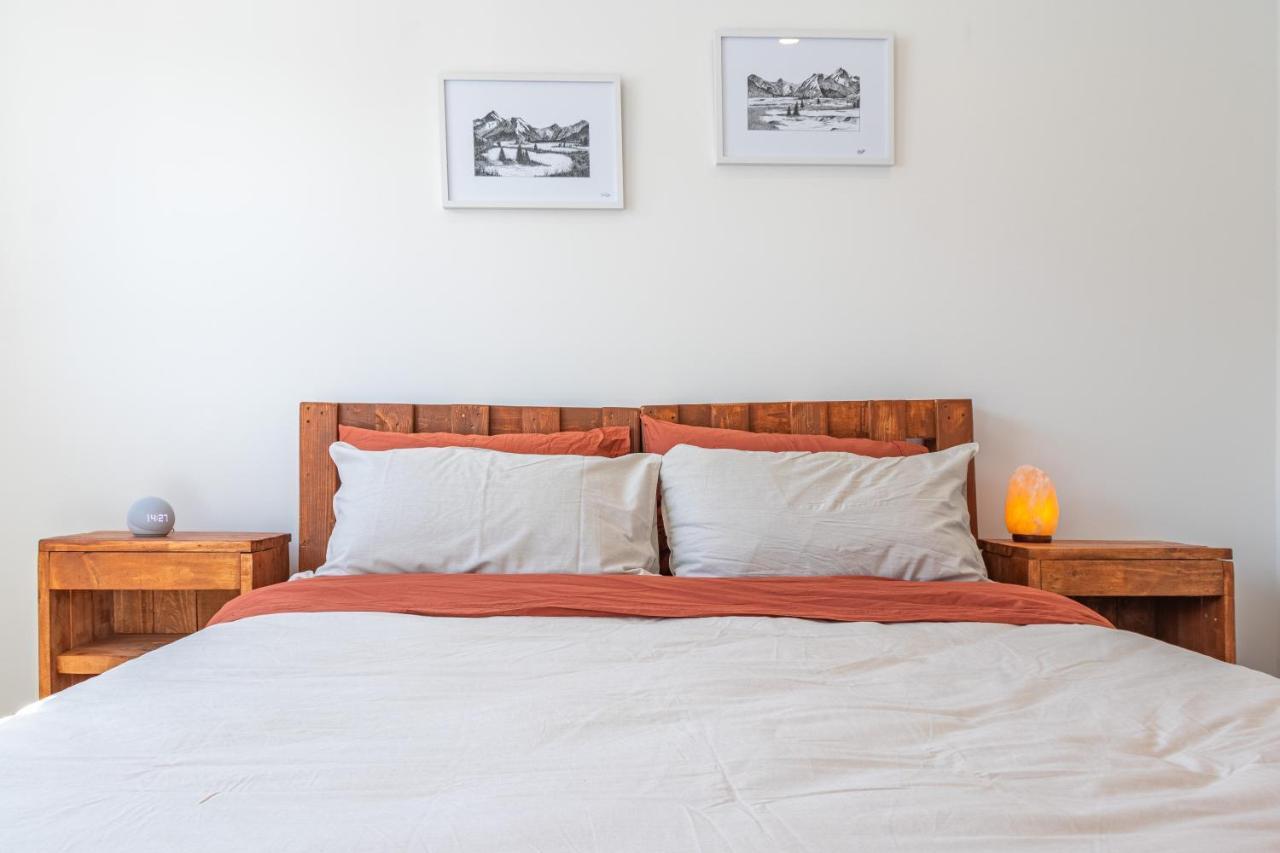 Apartamento Cozy Retreat With Hot Tub Christchurch Exterior foto